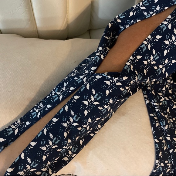 Max Studio Dress Blue Floral Size Small - Picture 13 of 14